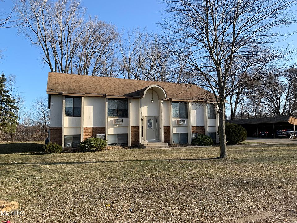 1st image of 923 Hardwick Dr SE
