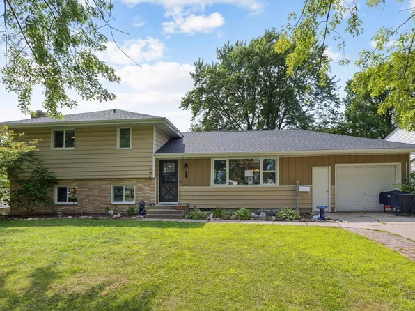 1805 Knight Ave N, Glencoe, MN 55336