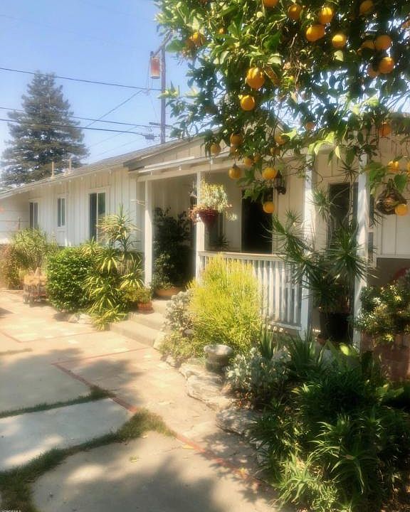 1st image of 105 Holt St