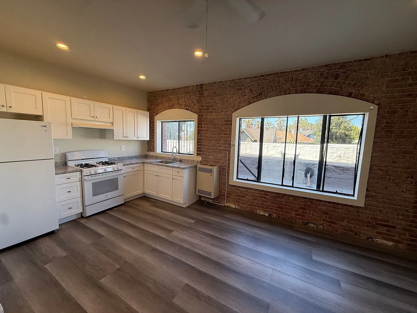 Studio, 1.0 bath, 378 sqft, $1,700 — Photo 1