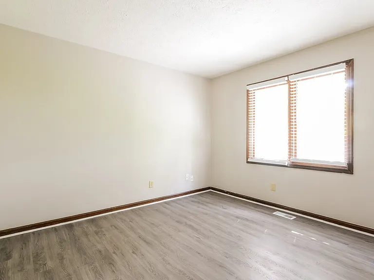 1804 Shorter Ct — Photo 10