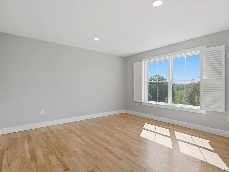 112 Pine Grove Rd — Photo 25