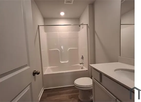 404 Moringa Ln — Photo 10