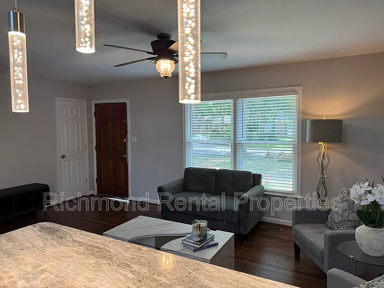229 Shadywood Dr — Photo 4