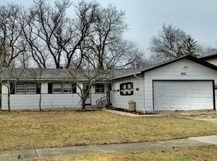311 Sedgewick St, Carpentersville, IL 60110
