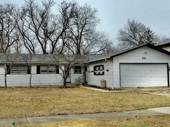 311 Sedgewick St, Carpentersville, IL 60110