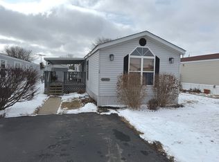 12 Walnut St, Minooka, IL 60447