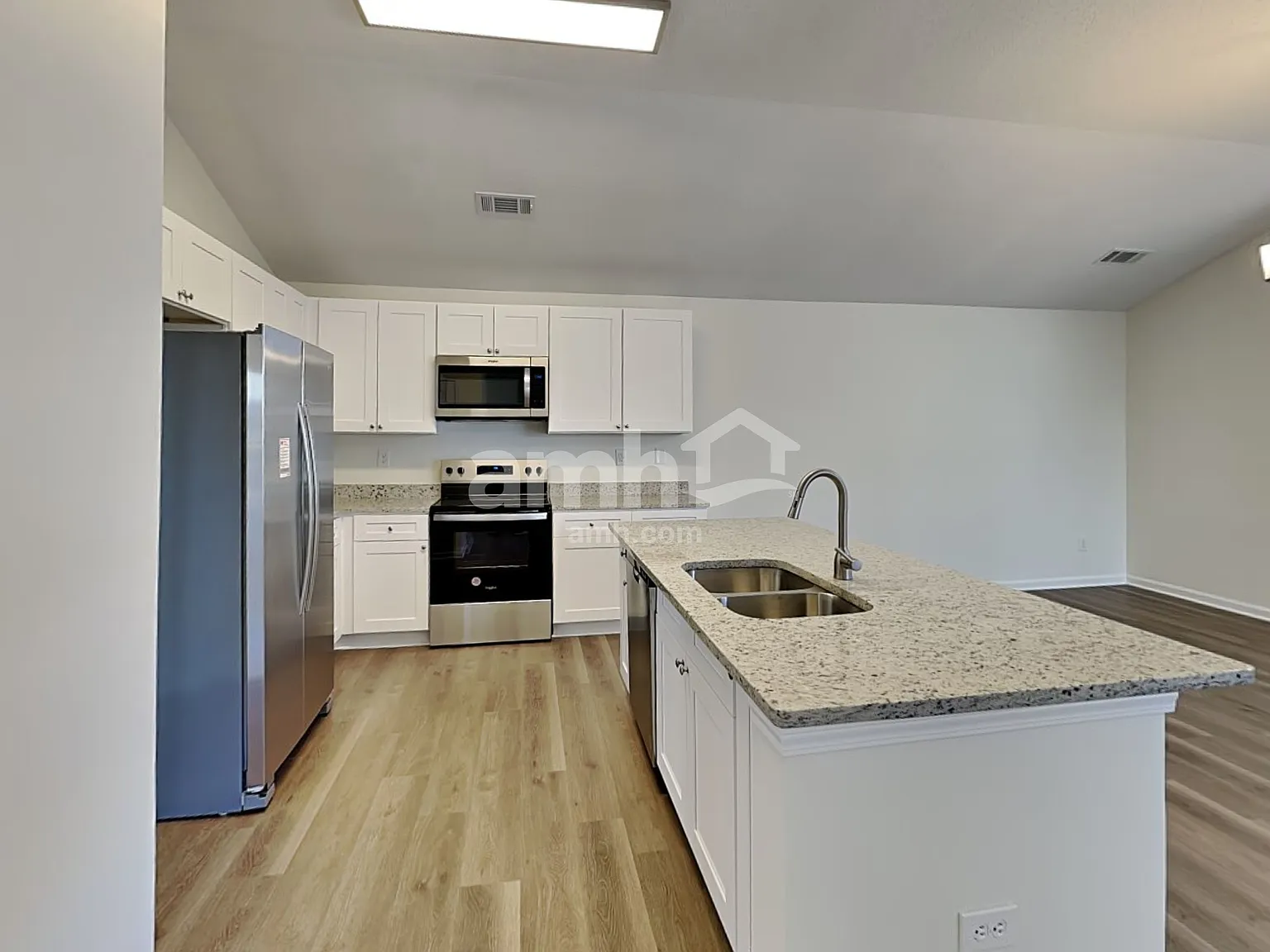 3 bed, 2.0 bath, 1745 sqft, $2,235 — Photo 3