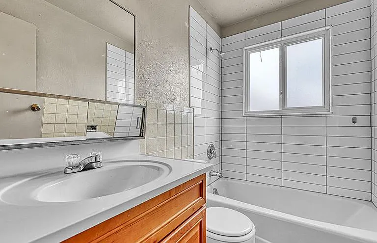 490 Elm St E #1 — Photo 9