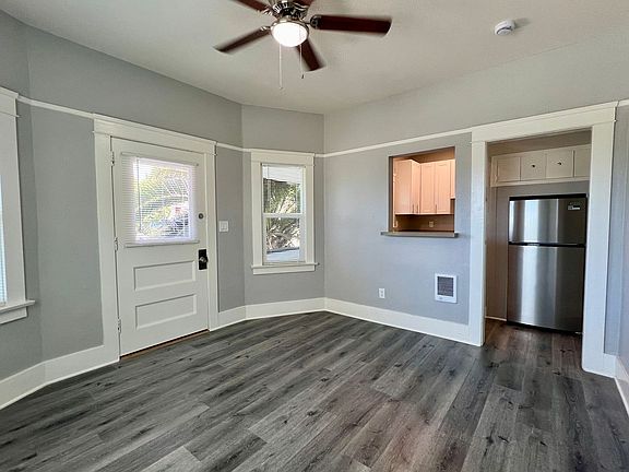 4th image of 2129 B St APT 1