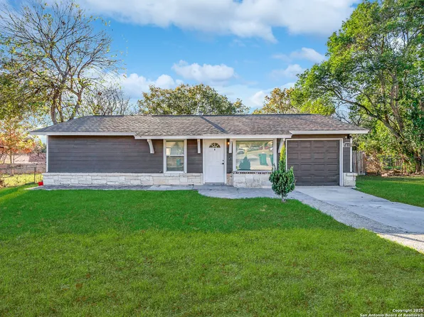 7610 STROLLING LN, Live Oak, TX 78233