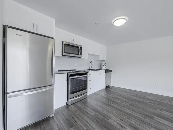 7 Elizabeth Street North, 7 Elizabeth St N, Mississauga, ON L5G 2Y8