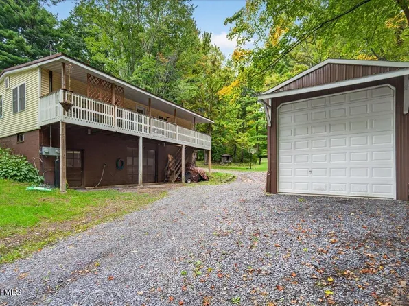 2 Bel Air Priv Drive, Saratoga Springs, NY 12866