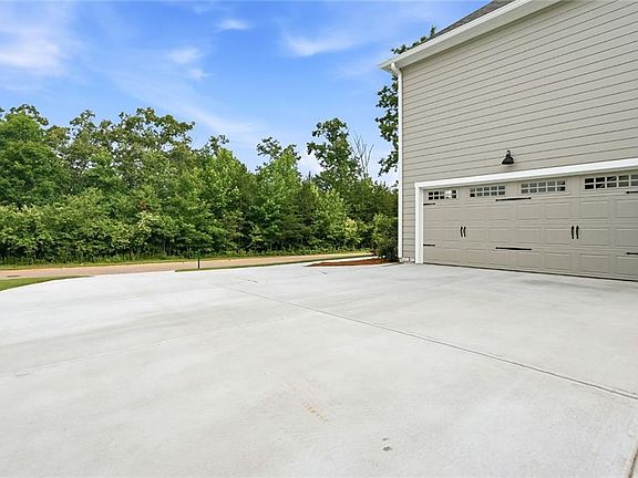 5th image of 630 Sweetgrass Dr