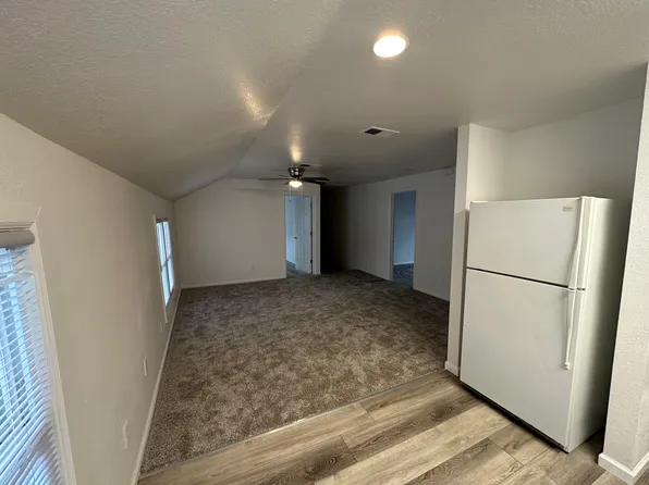 305 S 3rd Ave #B, Sterling, CO 80751