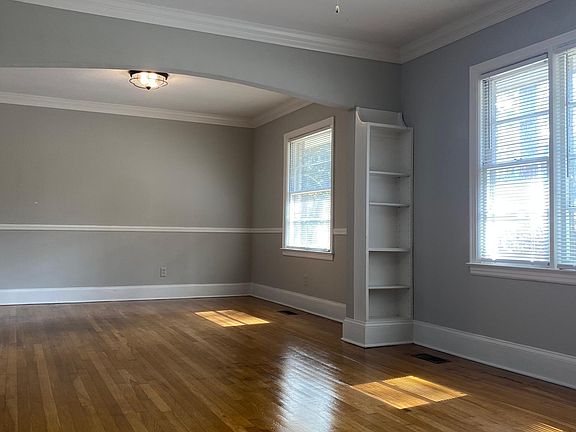 3rd image of 116 E Cranford Ave
