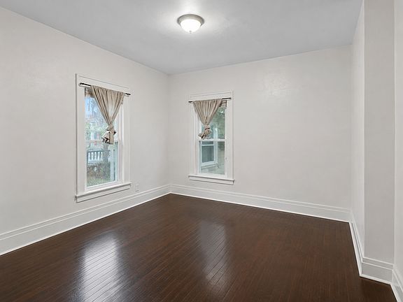 3rd image of 2515 Midland Ave #1