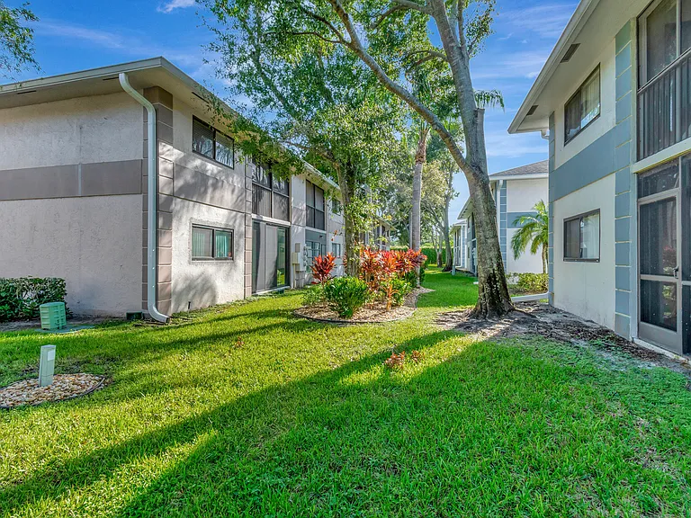 15364 Lakes Of Delray Blvd #45 — Photo 46