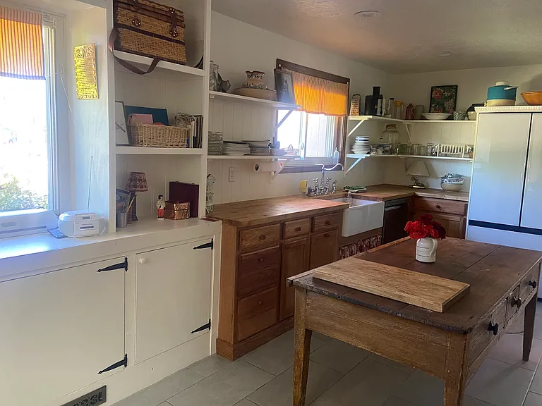 1843 S Regent Ave — Photo 4
