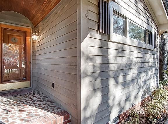 4th image of 206 Brooklain Dr