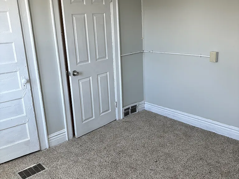 106 Gallatin Ave — Photo 7
