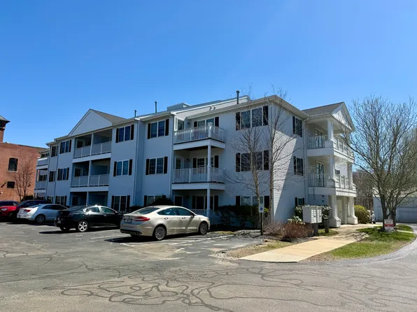 68 Temple St APT 301, Whitman, MA 02382