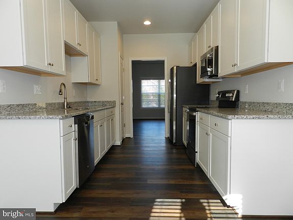 4th image of 12108 Bowling Farm Ln