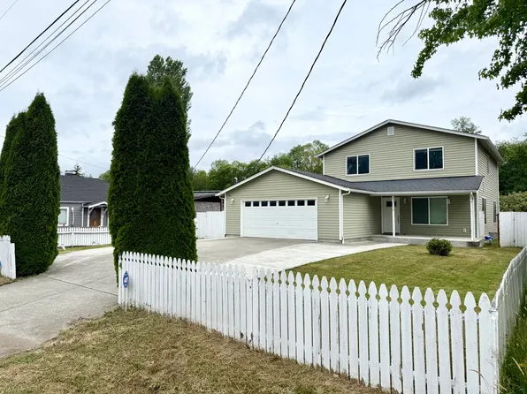 1532 NE Echo Dr, Bremerton, WA 98311