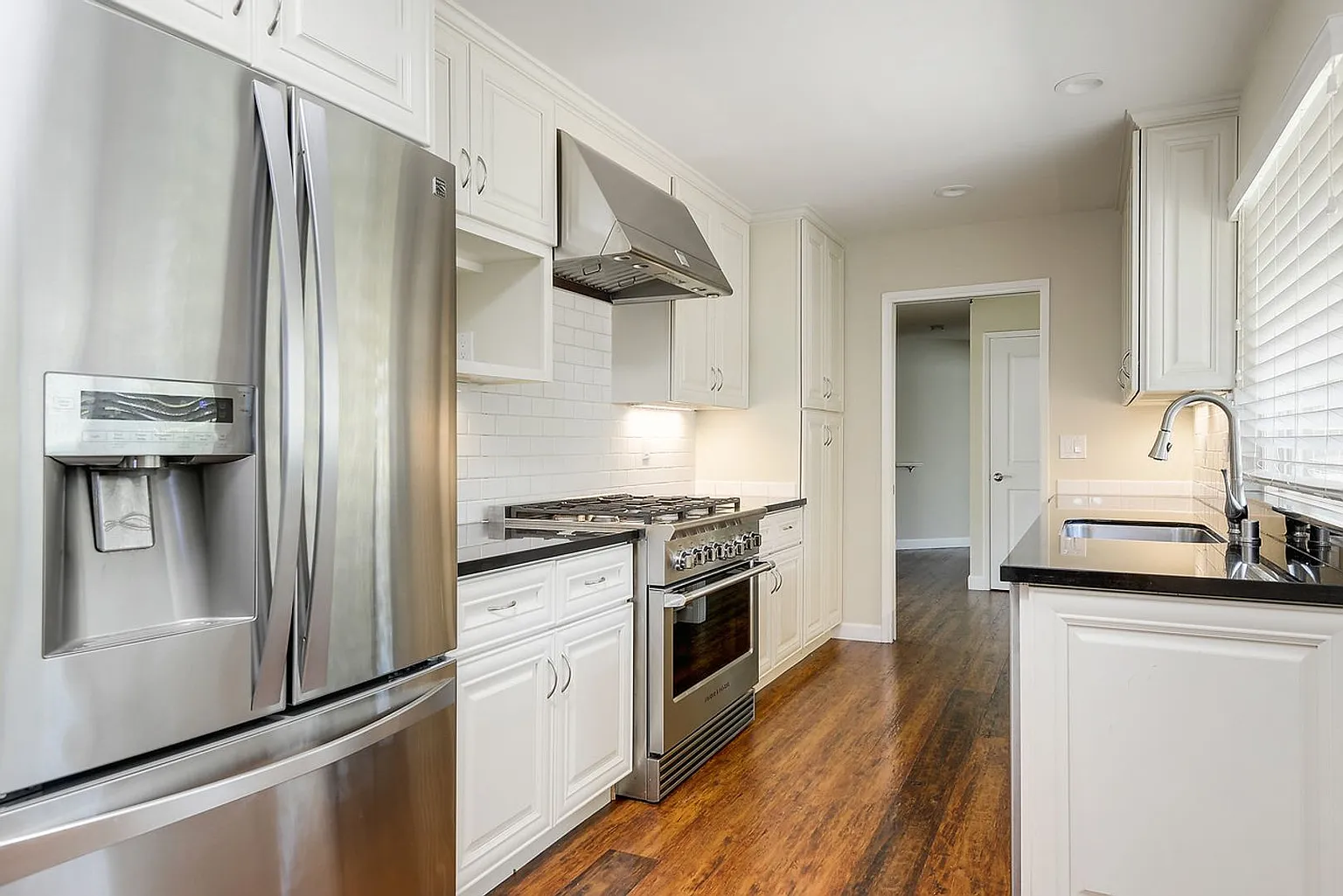 2091 Robin Hood Ln photo 1