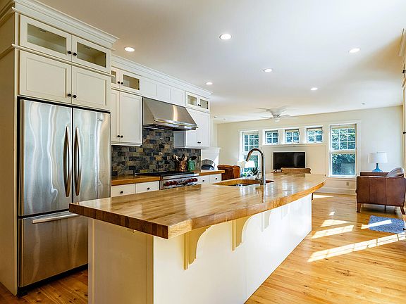 5th image of 23 Clam Cove Drive
