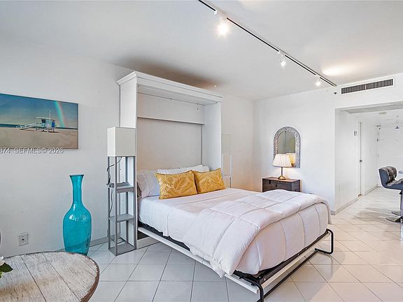 5th image of 100 Lincoln Rd #515