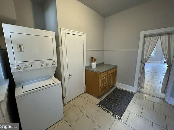 3rd image of 211 S Millick St