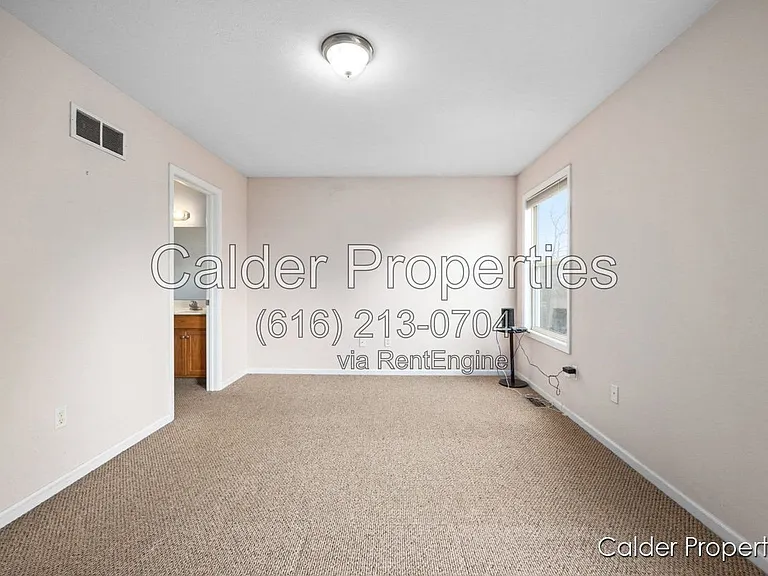 5686 E Falling Leaf Dr SE — Photo 20