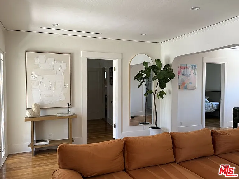 531 Burchett St — Photo 1