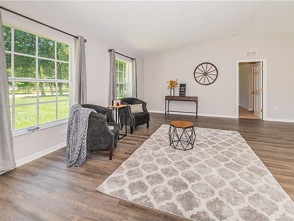 3rd image of 18018 Driftwood Ln
