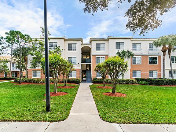 2nd image of 4104 Myrtlewood Circle E