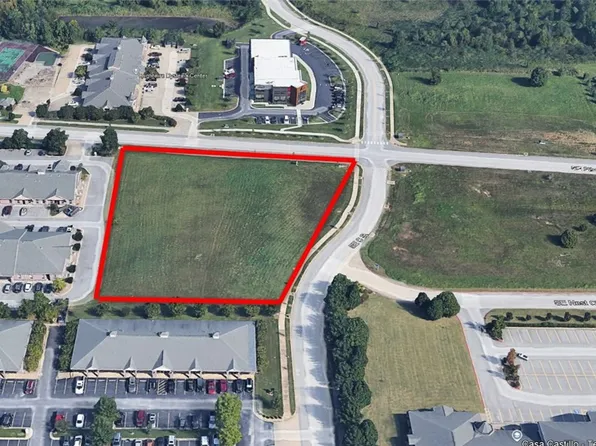 20 SE 22nd St, Bentonville, AR 72712