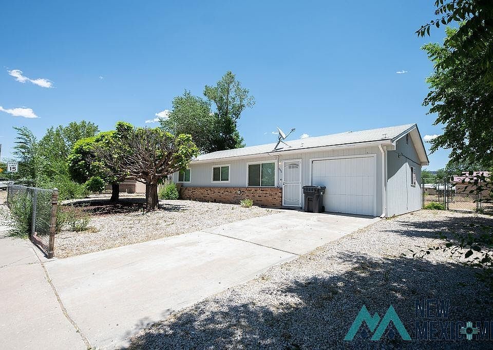 1st image of 940 Elm Dr