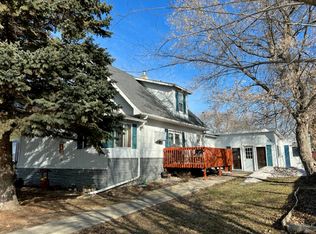 311 11th St NW, Devils Lake, ND 58301