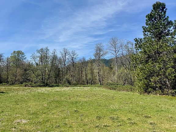 5th image of 1634 Seiad Creek Rd