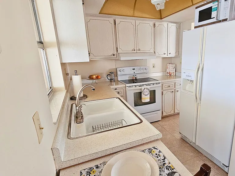 10321 Larchmont Pl N — Photo 11