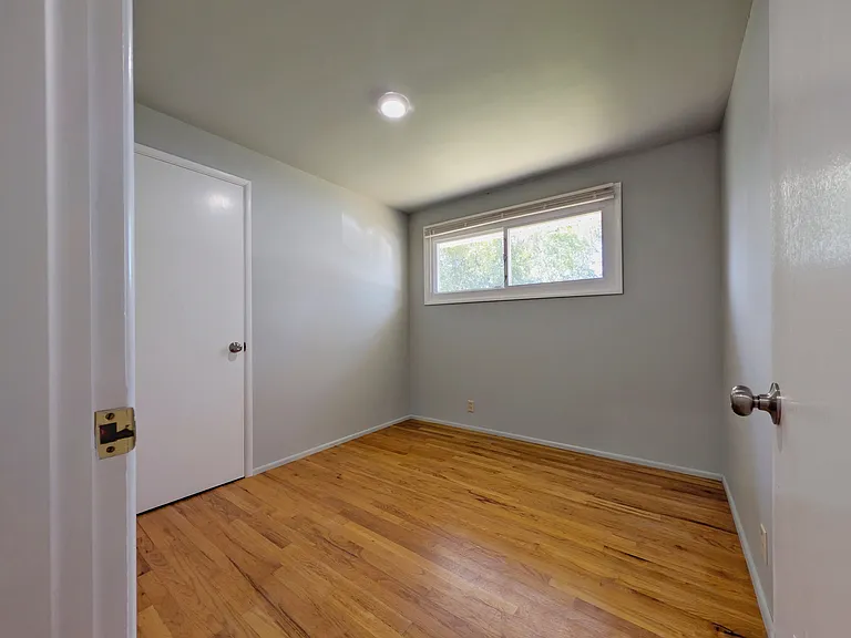 1117 NW Oak Ave — Photo 17