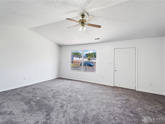 5th image of 371-373 Burman Ave