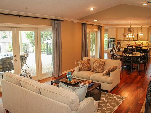 4th image of 1611 S Summerlin Ave