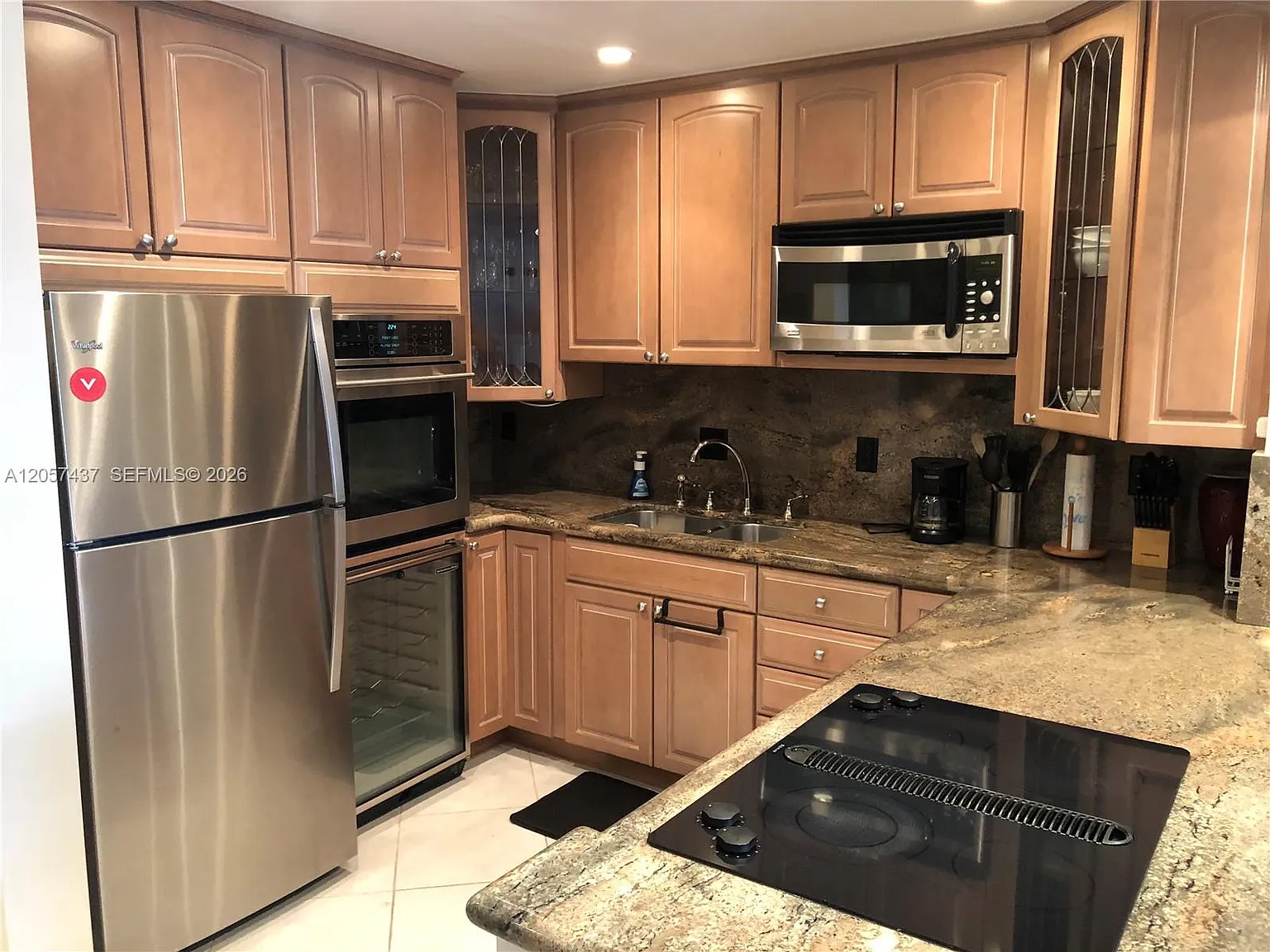 Bay Colony Club Condo — Photo 2