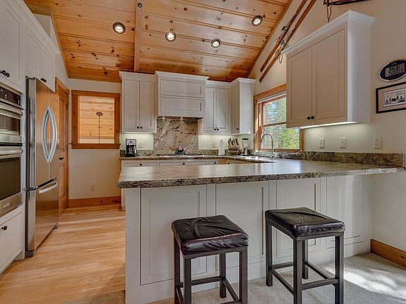 3rd image of 322 Shoreview Dr