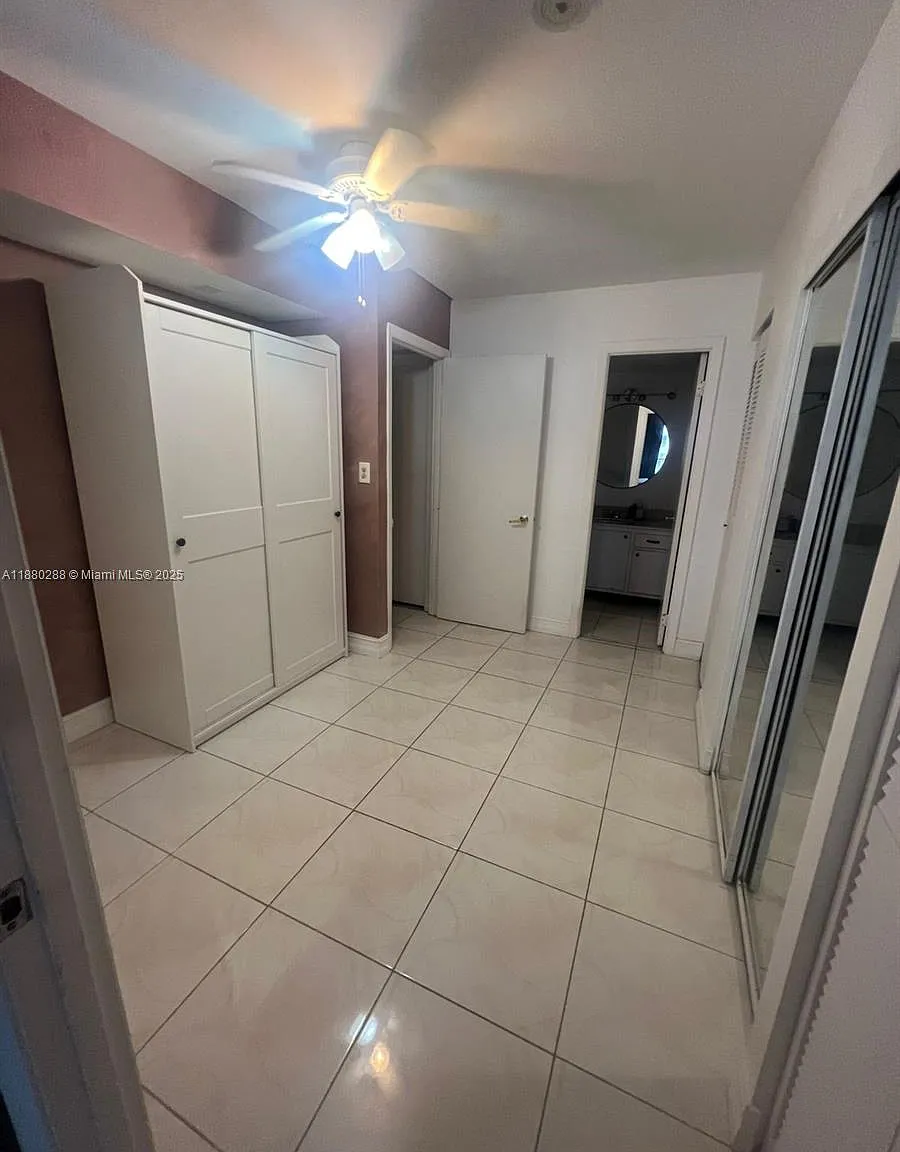 Commodore Plaza Condo — Photo 3