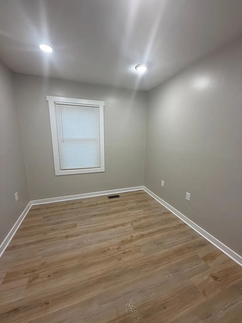 Freshly Updated 2 Bedroom Home with Finished Basement — Photo 4