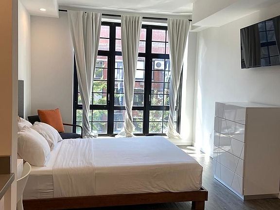 2nd image of 138 Bowery Room 11