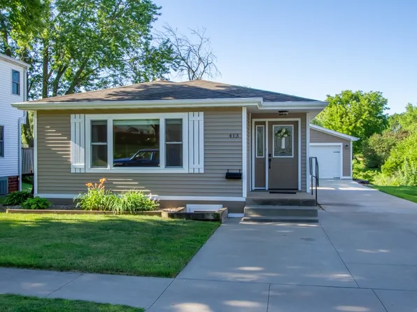 413 Independence St, Pella, IA 50219